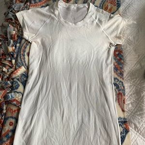 Lululemon swiftly tech short sleeve
